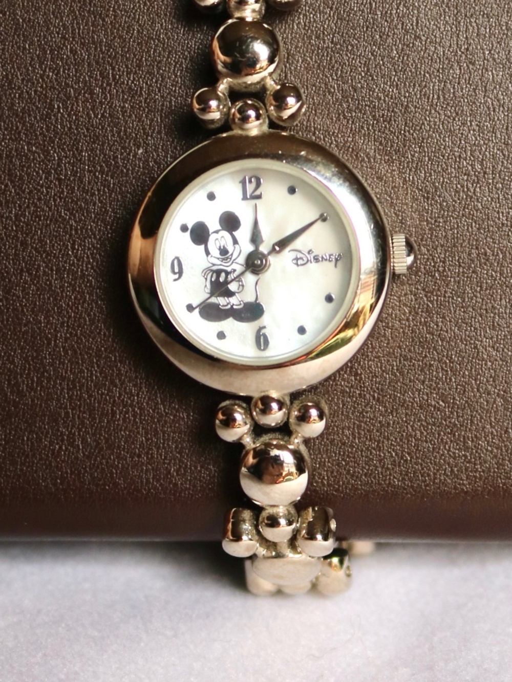 Disney Mickey Mouse Silver Tone Ladies Analog Watch Japan Movement Stainless